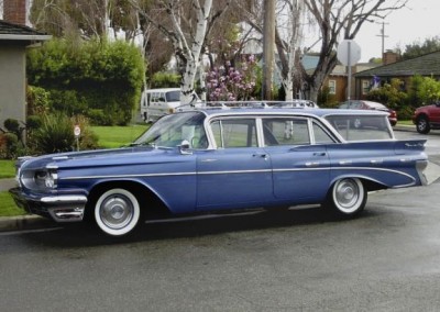 1959 Pontiac Bonneville Safari Station Wagon