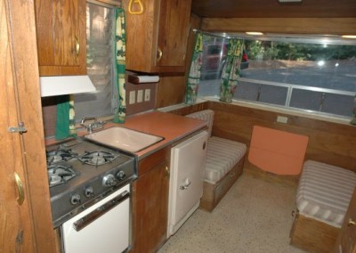 1961 Holiday House Trailer Model 17 - image 11