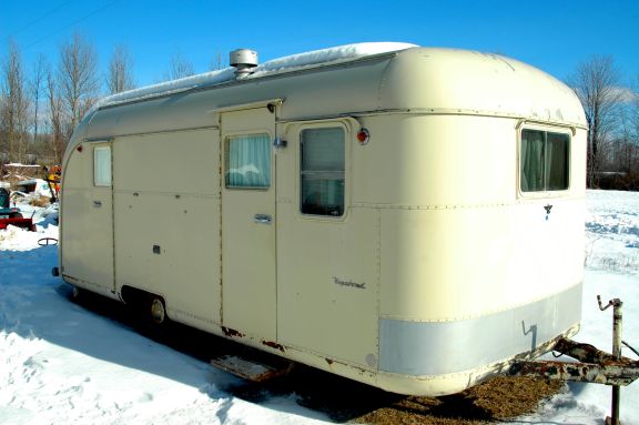 » 1950 Vagabond Trailer – Model 19