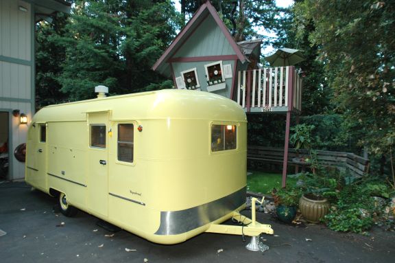 » 1950 Vagabond Trailer – Model 19