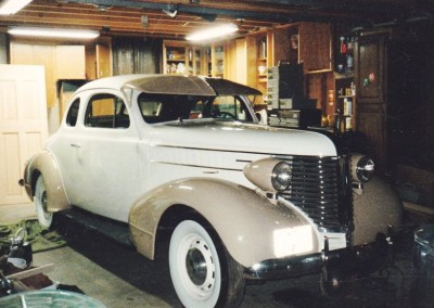 1938 Pontiac Business Coupe - image 4