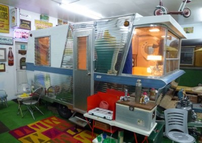 1961 Holiday House Trailer Model 17